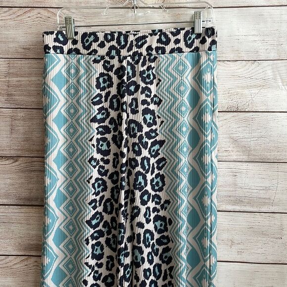 CRAZY TRAIN LEOPARD PRINT WIDE LEG PALAZZO PANTS - Picture 2 of 6